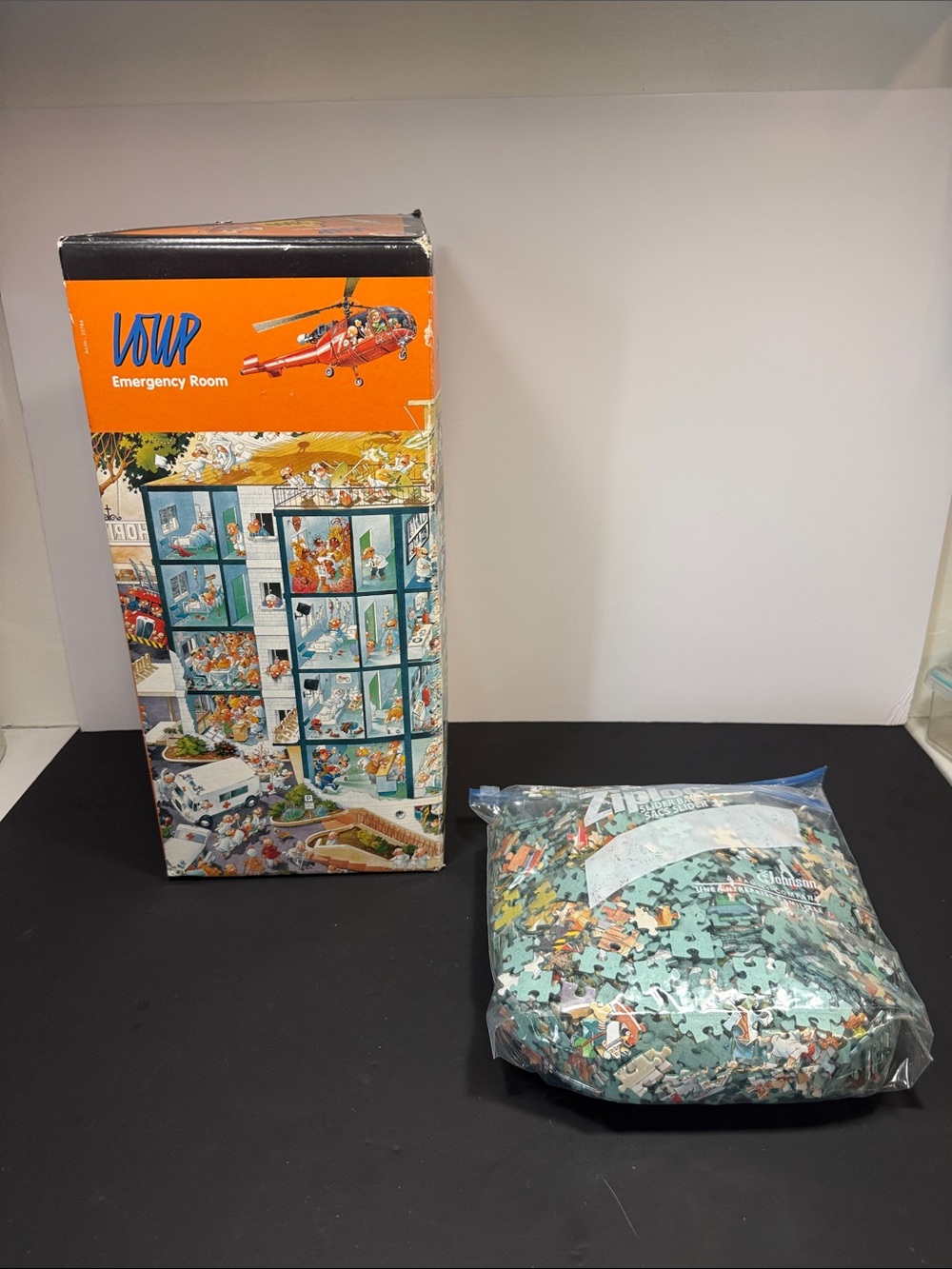 Heye Loup Emergency Room Jigsaw Puzzle - Orange Box